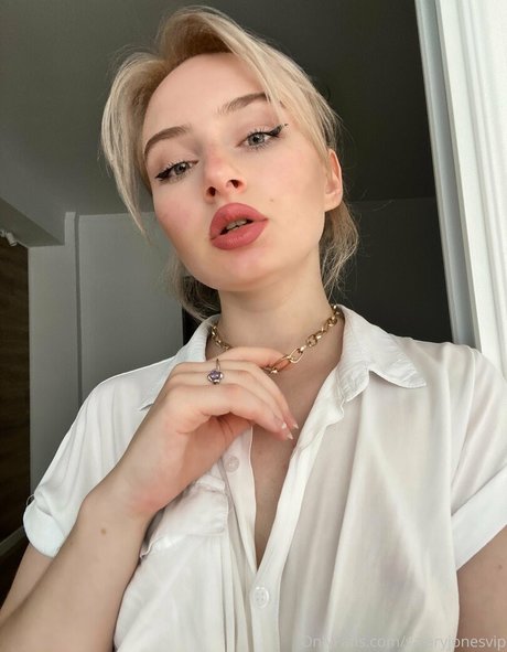 valeryjonesvip free model photos