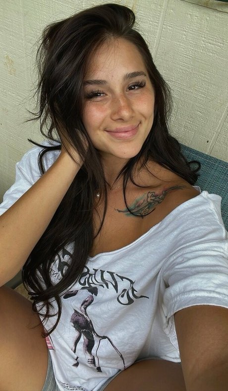 Jerii Nelson model top image