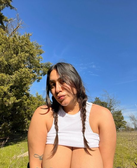 roserayyunlocked exclusive model pics