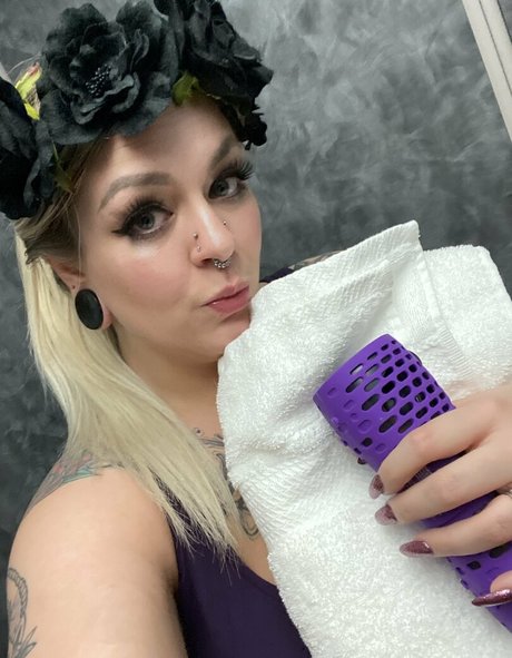 inkedshyvixen model hd picture