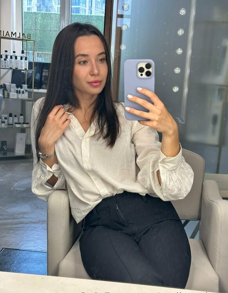 stella mkrtn top actress pic