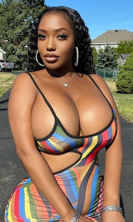 Mswandaxo naked model galleries