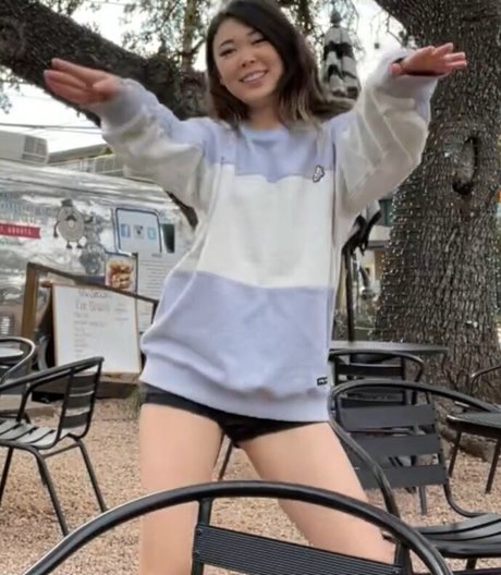 ExtraEmily nudes actress image