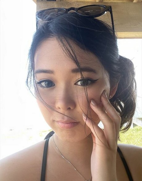 ExtraEmily hd pornstar picture