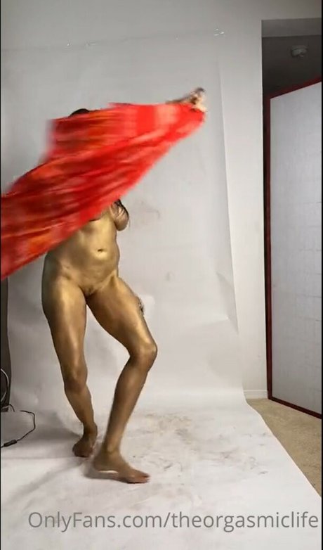 Jennelle Gordon exclusive star image