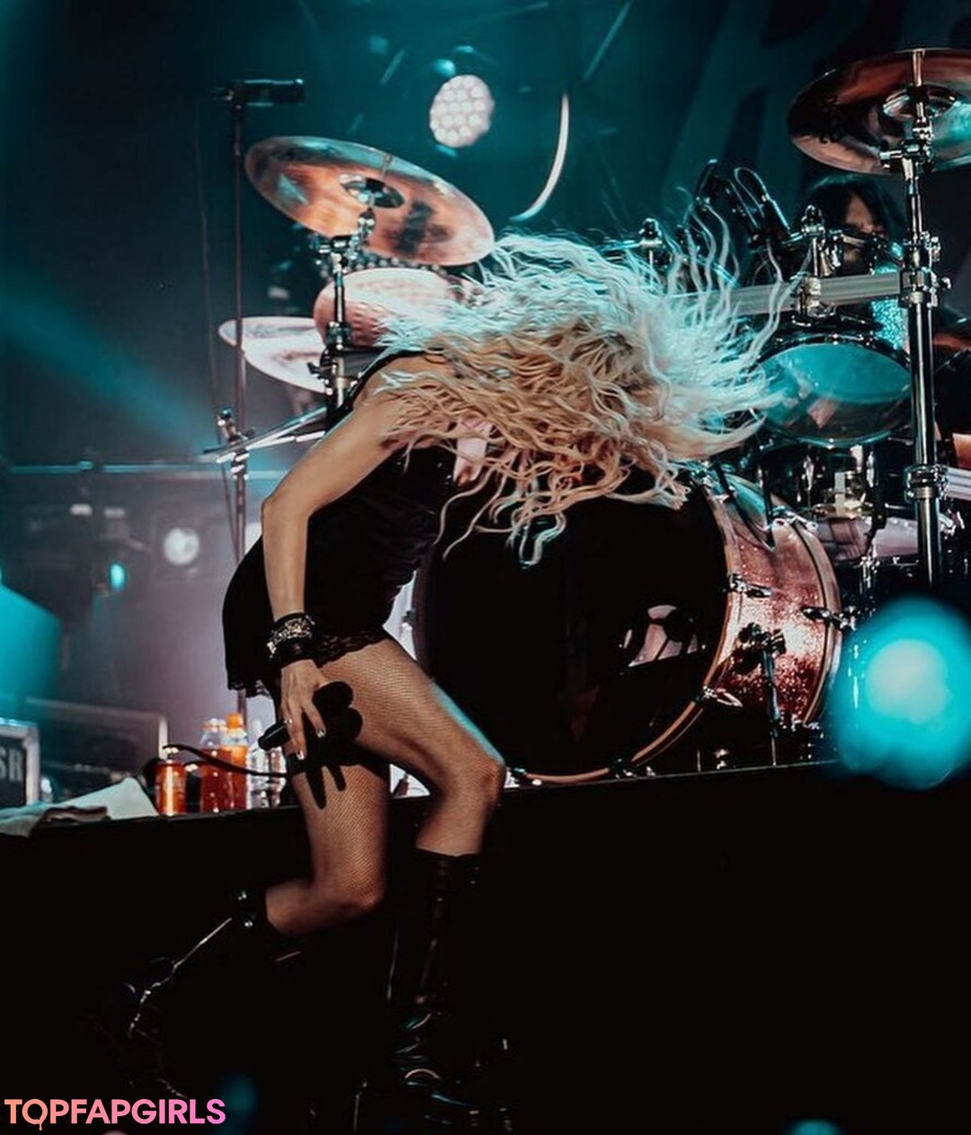 Taylor Momsen perfect pornstar pictures