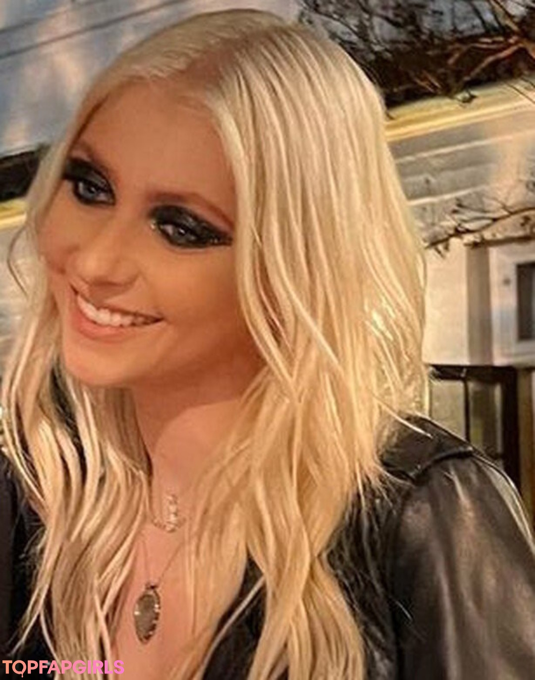 Taylor Momsen model galleries