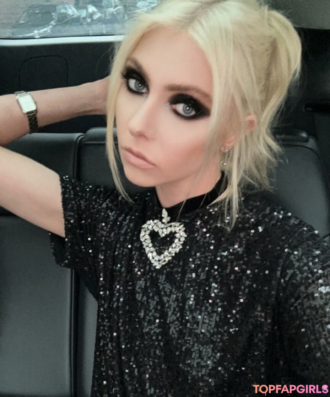 Taylor Momsen star art picture