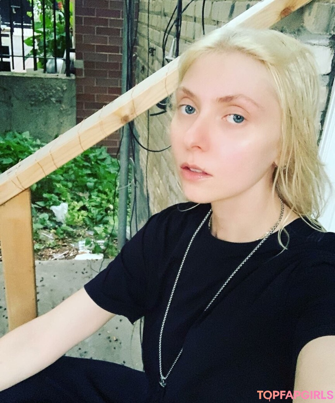 pussy spreading onlyfans free nude images