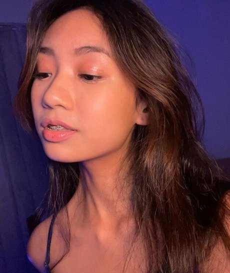 Moon Blitz Asmr star naked photo