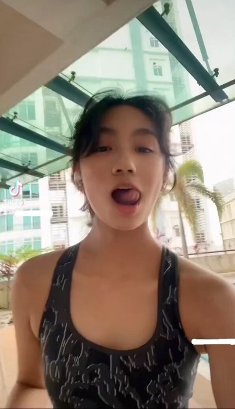 Moon Blitz Asmr nudes actress picture