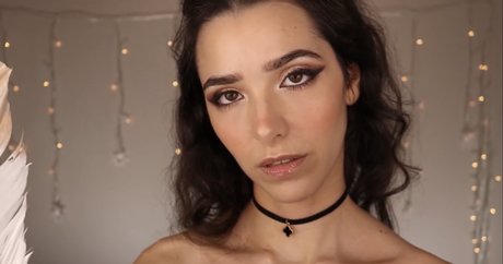 ASMR Glow model xxx images