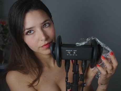 ASMR Glow porn actress photo