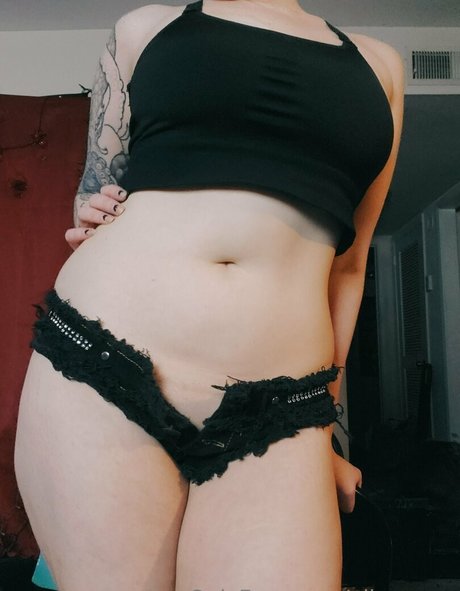 girlfriend onlyfans pretty pic