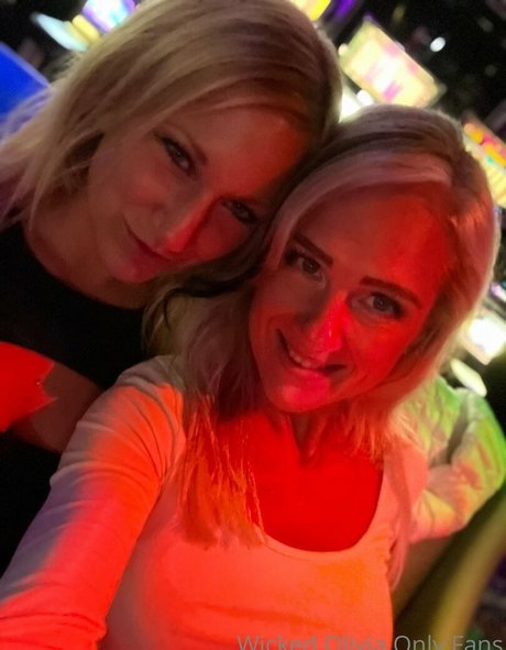 wicked olivia_ sexy pornstar pictures