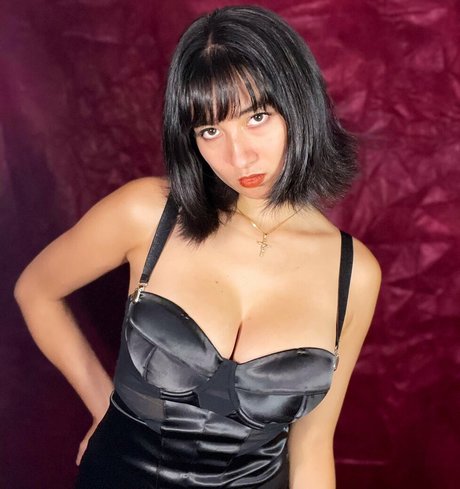 Onlyclown pornographic model image