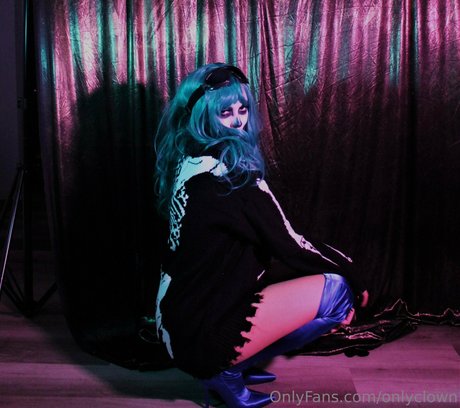 Onlyclown model pornographic pics