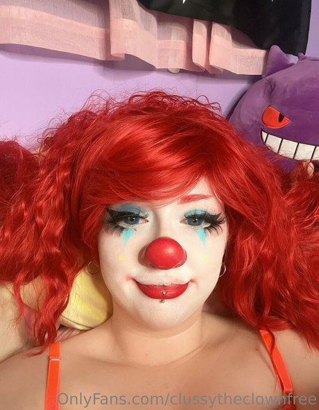 clussytheclownfree star pornographic photo