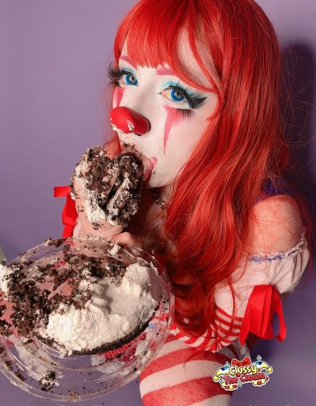 clussytheclownfree nude model galleries