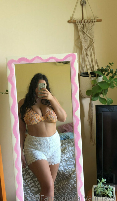 aliyahmaya star sexy pictures