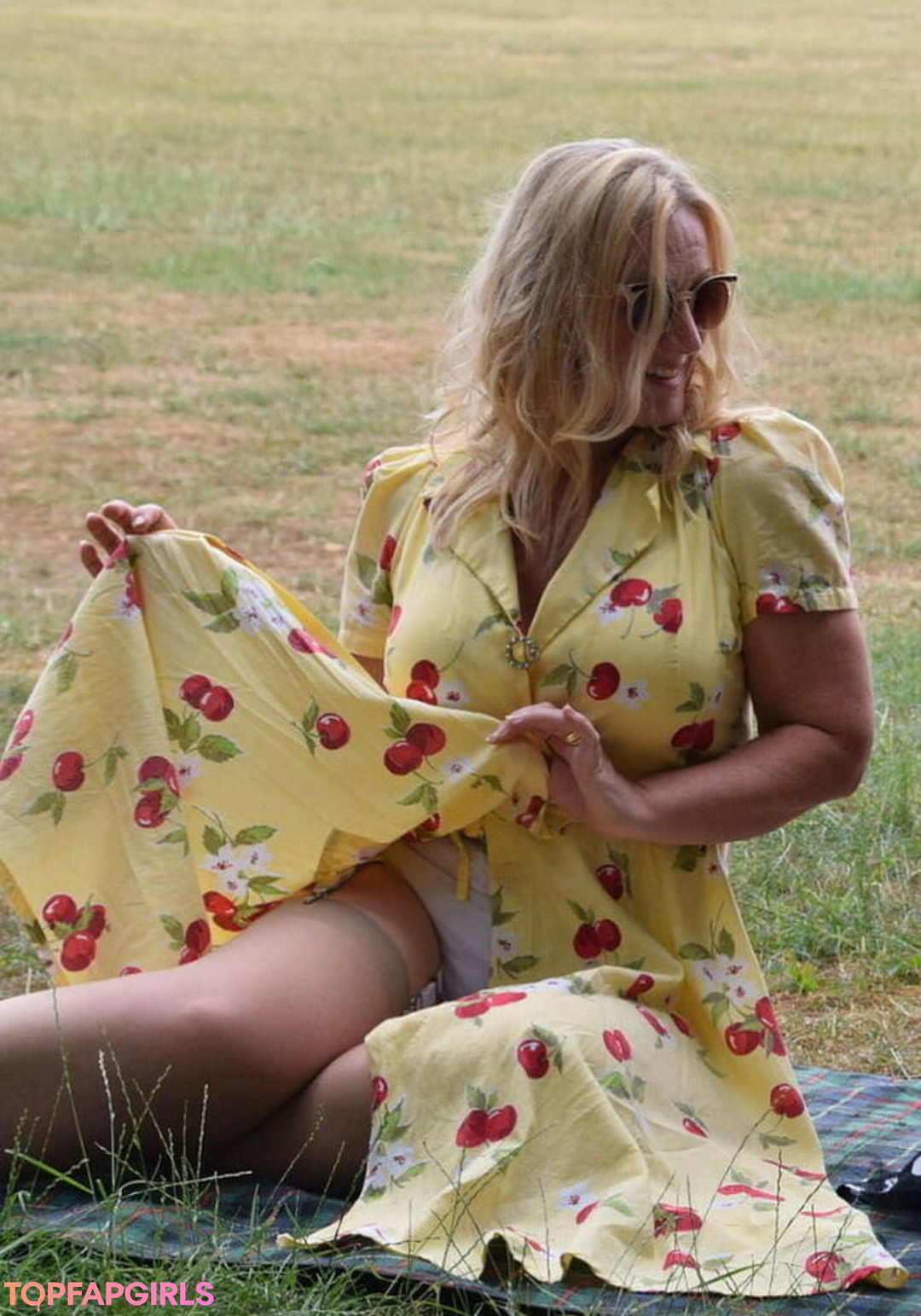 Mrs S Stockings pornstar nude photos
