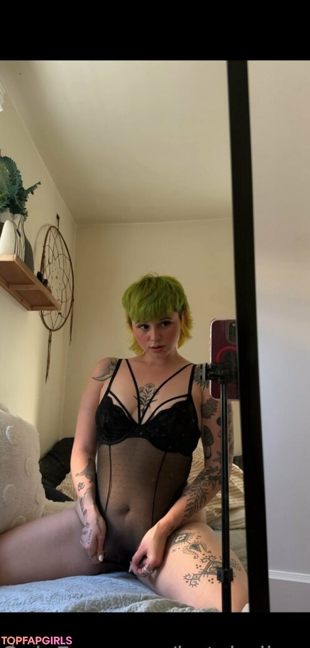 hotchellerae model exclusive img