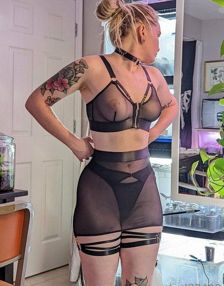 centralfl7492 adult model img