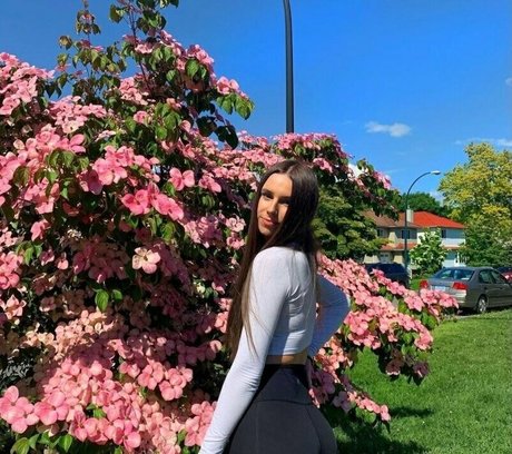 Daniela lzj model nudes photo