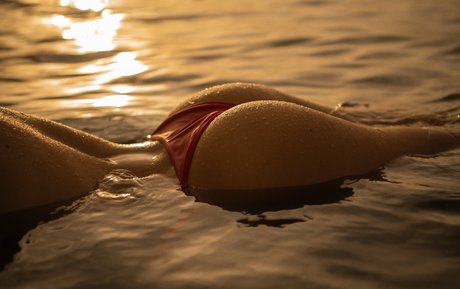 Natalie Jayne Roser pornographic model pics