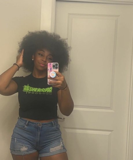 skinny brunette onlyfans sex picture