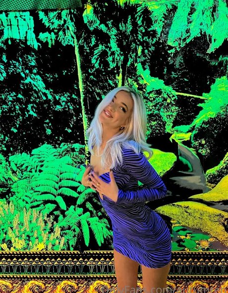 dripping pussy onlyfans sexy naked image