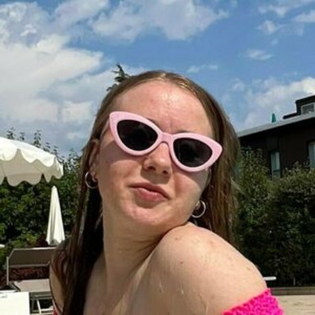 lolalovve model nudes photo