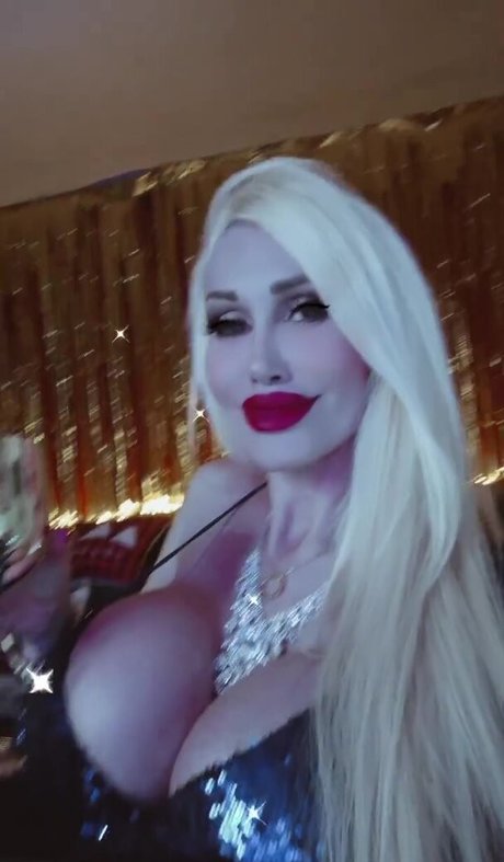 Kristhin Gomez model sexy gallery