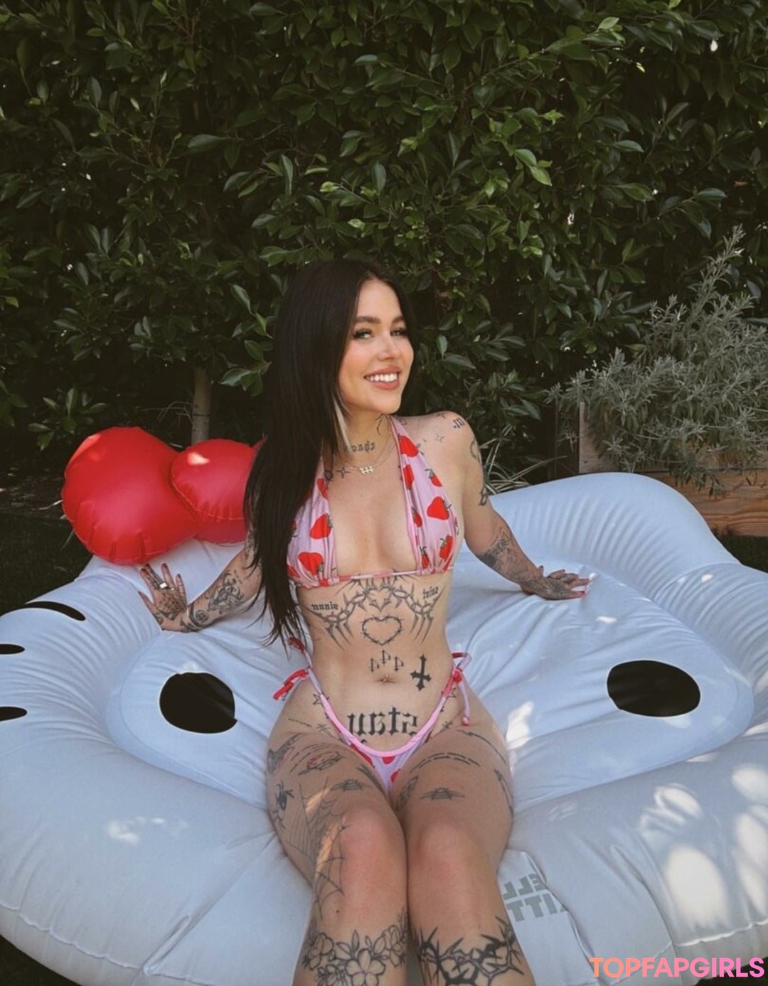 blonde midget onlyfans nude pic