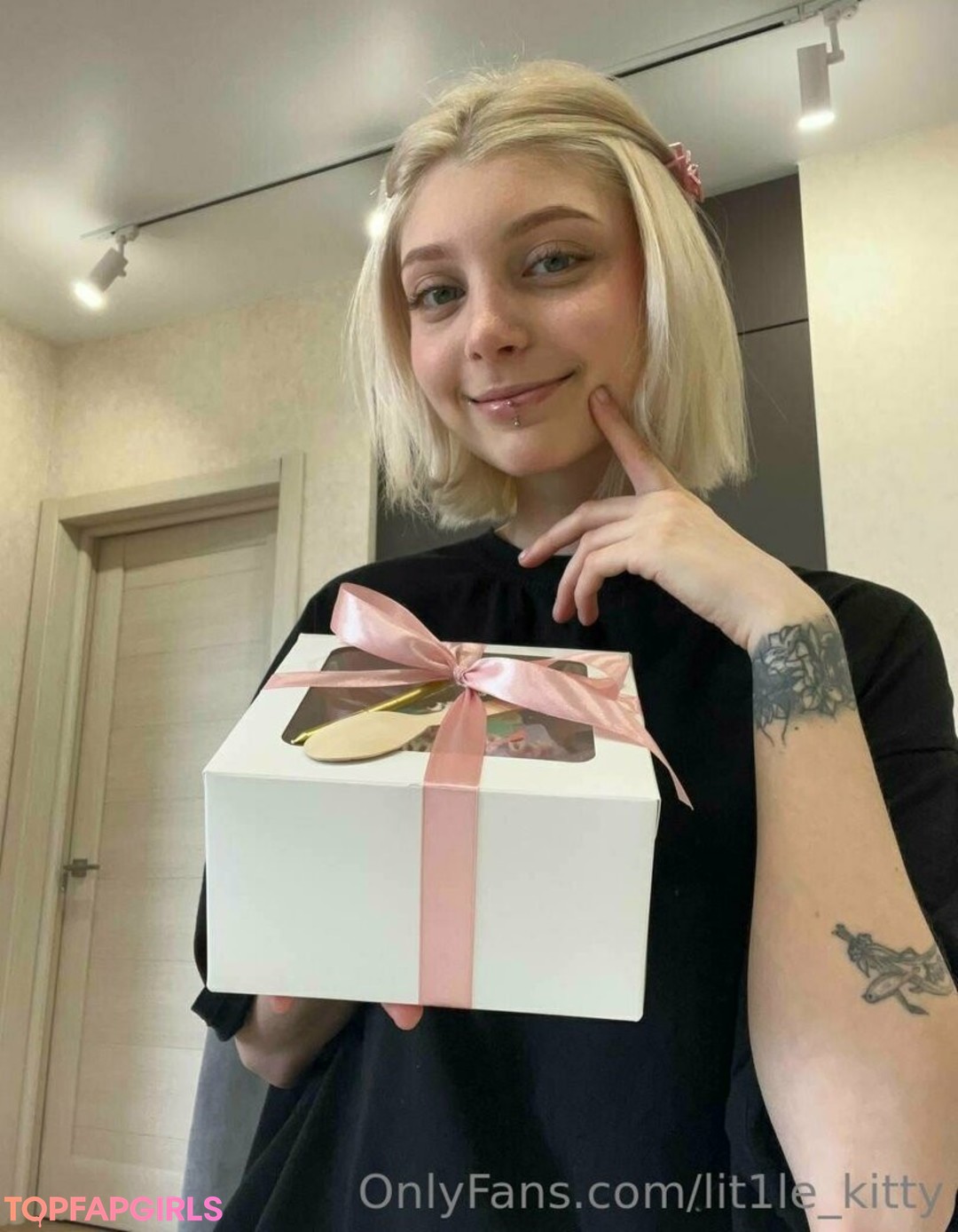 Lit1le Kitty pornstar hot photo