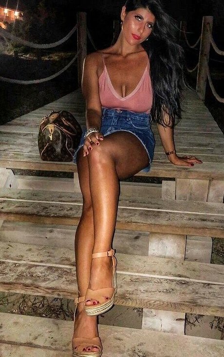 Valentina De Nucci pornstar erotic pics