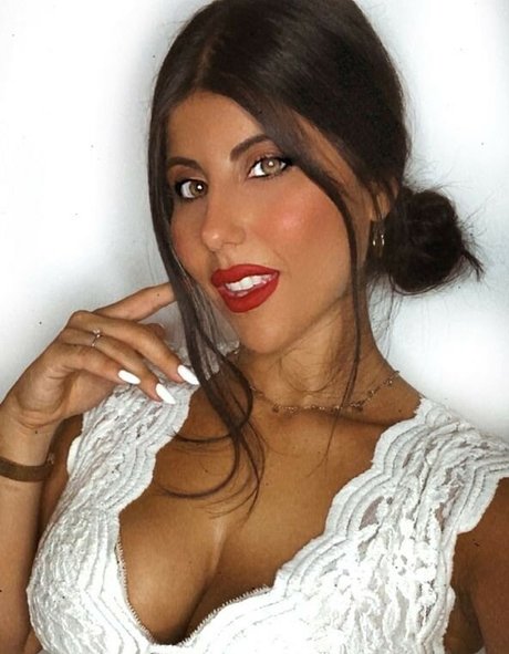 Valentina De Nucci pretty pornstar gallery