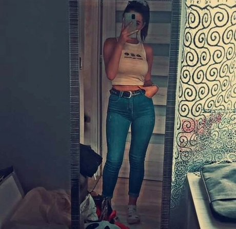 Wiktoria Bystro exclusive model images