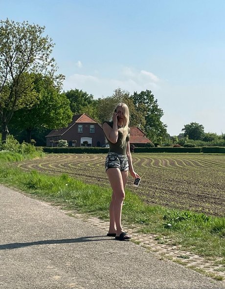 slut wife onlyfans hot naked pics