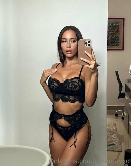 coramayxo model perfect photo