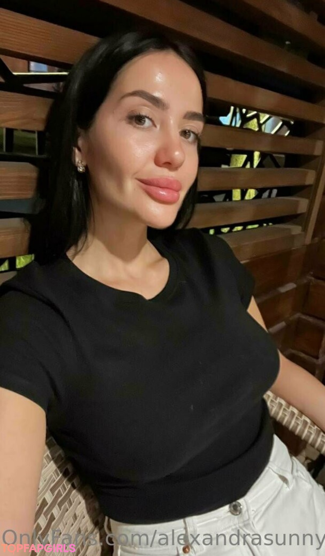 alexandrasunny top profile image