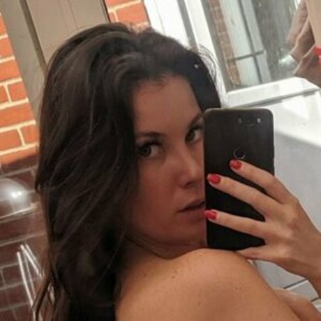 Simmands star porn pictures