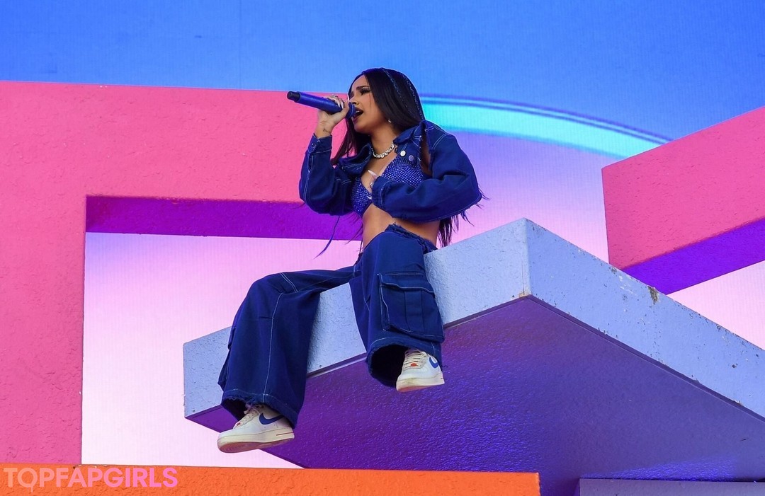 Becky G naked pornstar gallery