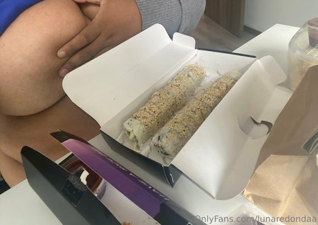 lunaredondaa model free pictures