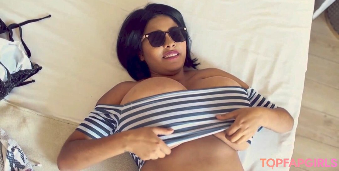 Bianka Bouyer nude model photos