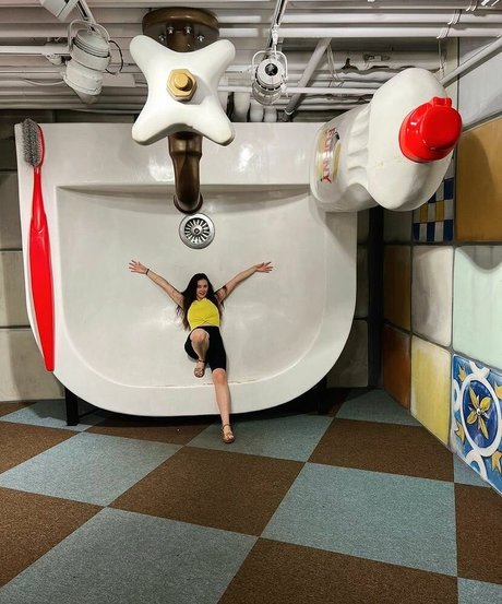 Little BabeVIP star perfect pics