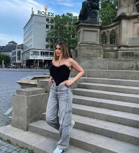 shaved onlyfans sexy images