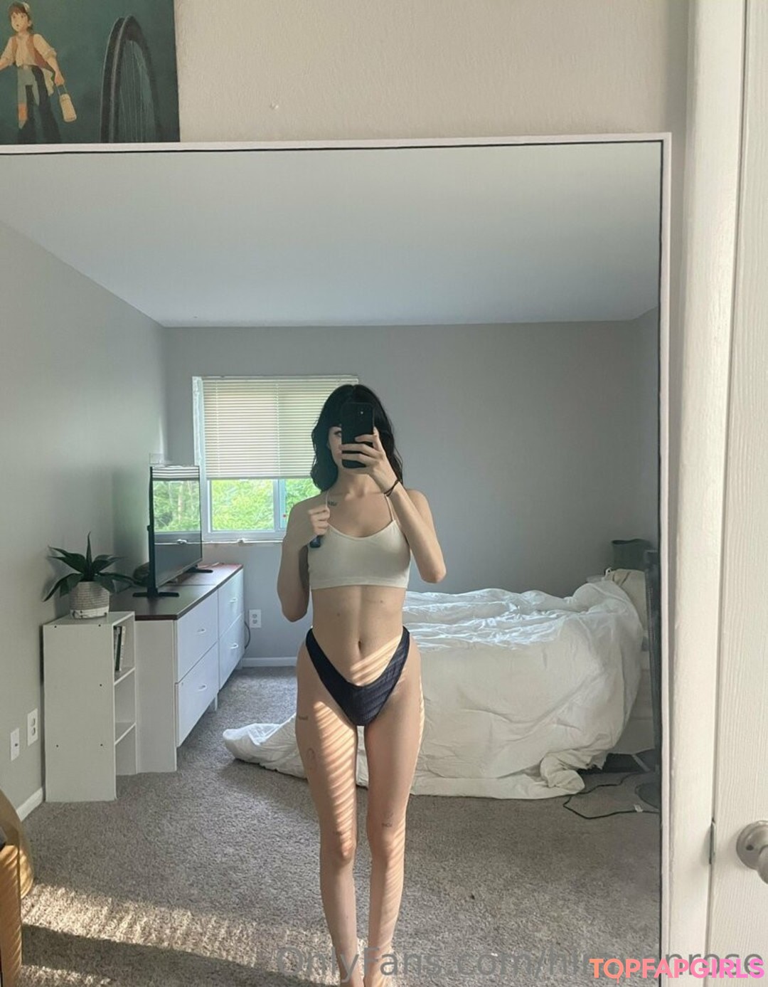 hiravenrose model adult pics