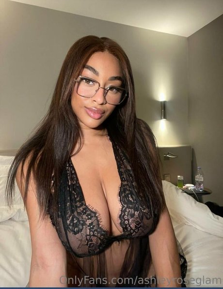 Ashleyroseglam sex model pics
