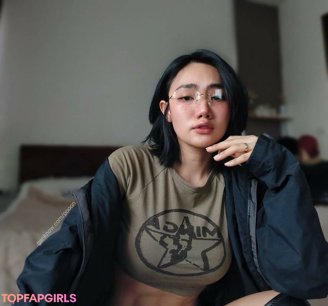 Poon Wrunya star sex picture